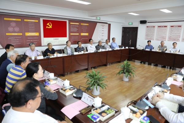 庆中秋迎国庆 话团圆谋发展——K8凯发集团召开老干部座谈会_副本.jpg